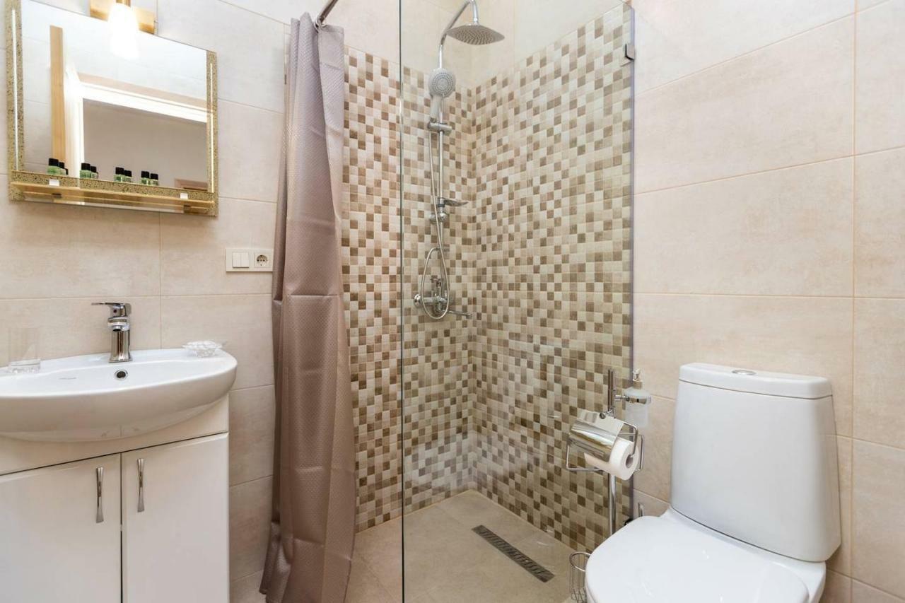 Wehost Stylish Apartment In Old Tbilissi Extérieur photo