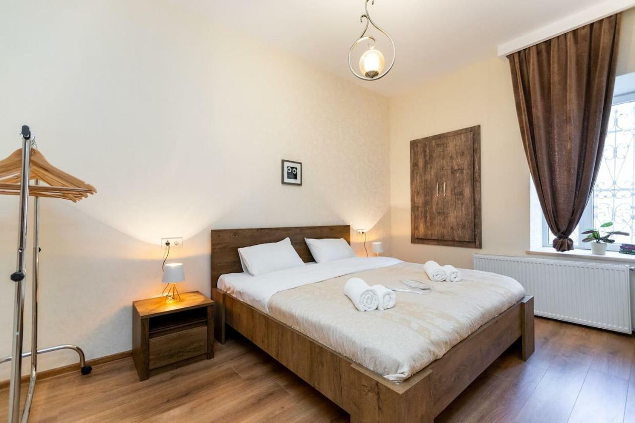 Wehost Stylish Apartment In Old Tbilissi Extérieur photo
